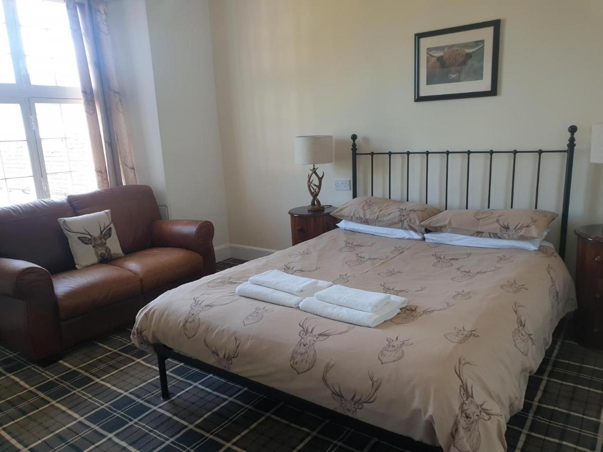 Ramsay Arms Hotel Fettercairn Esterno foto
